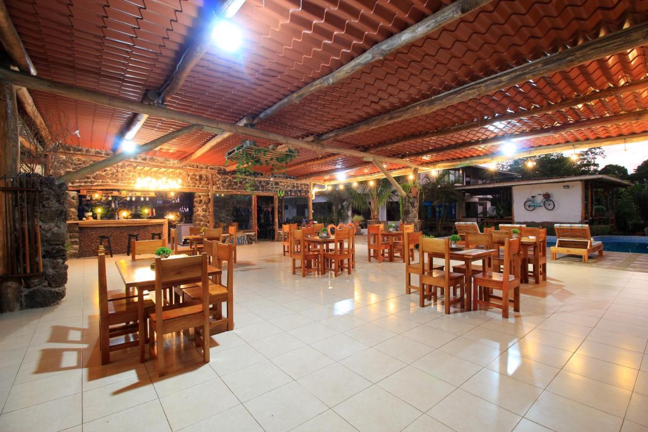 Natura Gardens Galapagos Bellavista  외부 사진